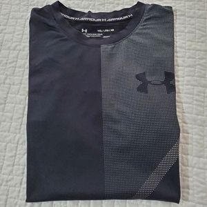 Under Armor Youth XL Tshirt